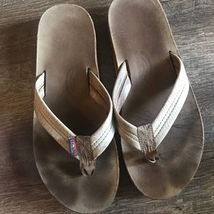 Men’s size large Rainbow sandals
